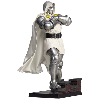 McFarlane - Marvel: Dr. Doom (White Chase)