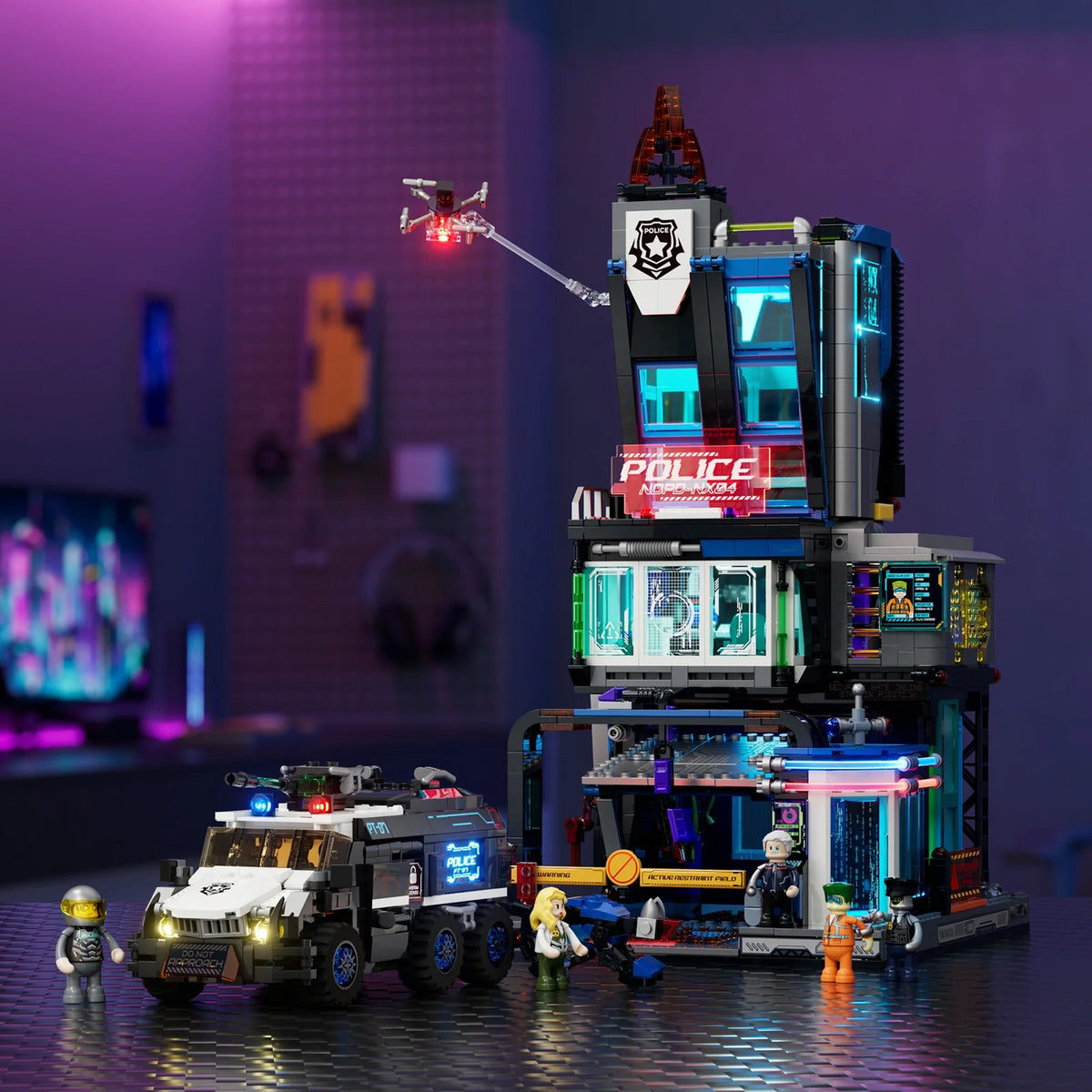 Lumibricks 17008 - Cyberpunk: Police Urban Convoy