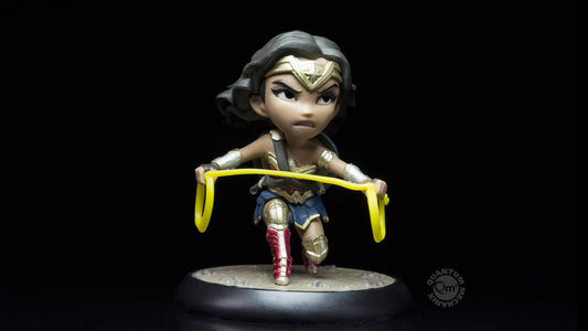 QMX - DC Comics: Justice League: Wonder Woman Q-Fig